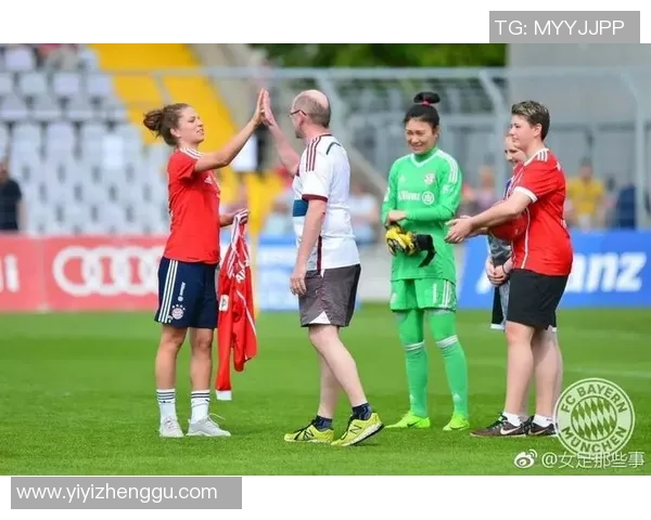 足球巨星亲临签售会与球迷零距离互动 共度激情时刻